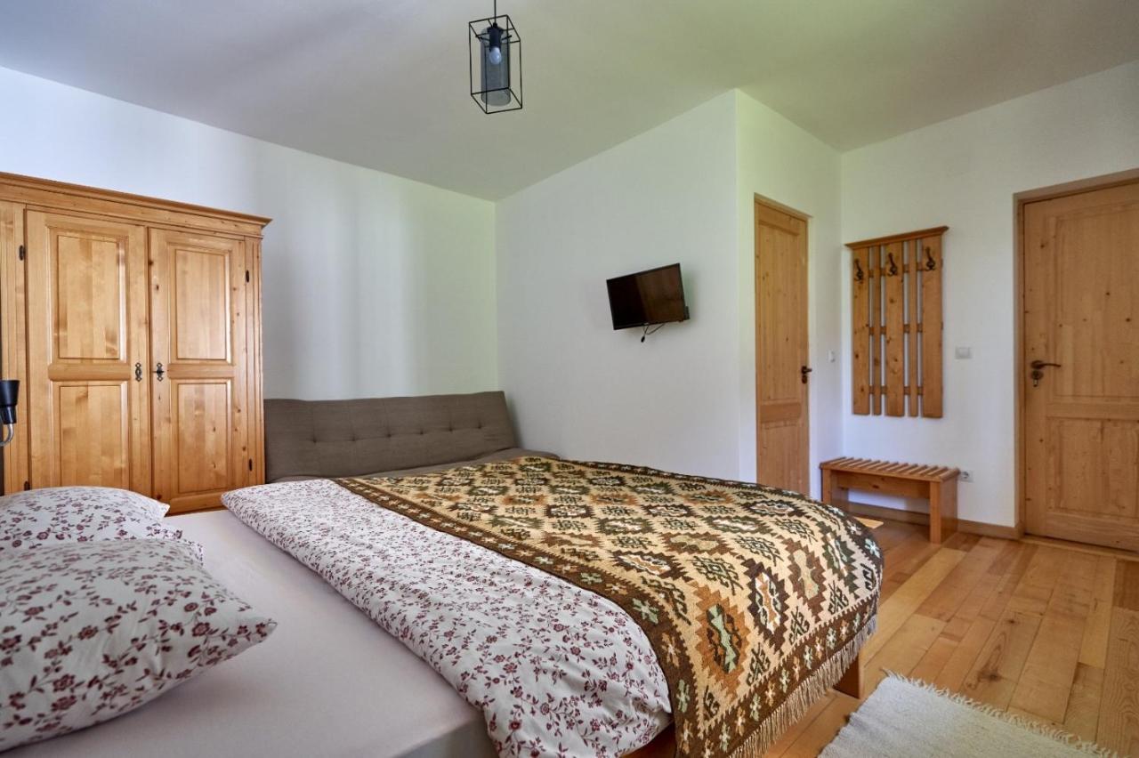 Отель Anahouse Вишеу-де-Сус Экстерьер фото